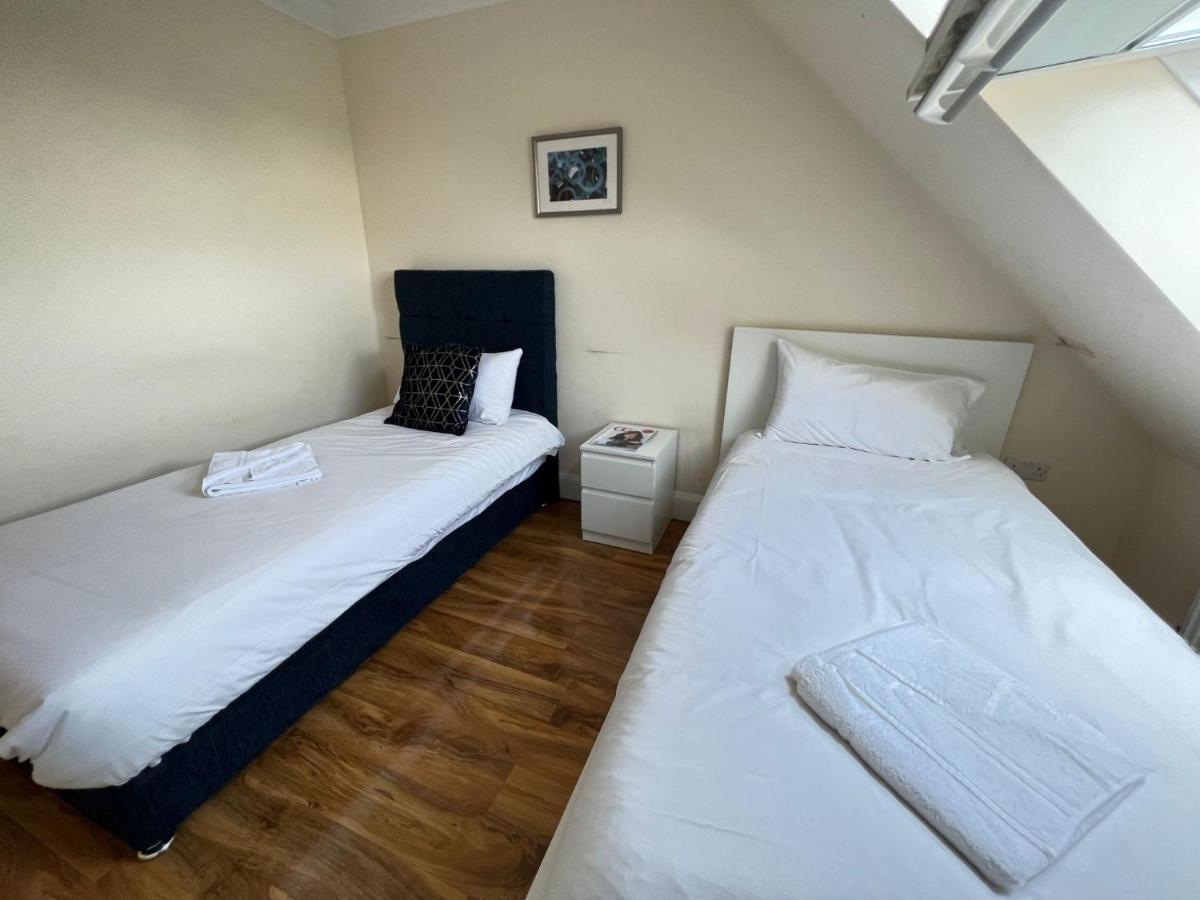 Rc Airport Rooms Stanwell Exteriör bild