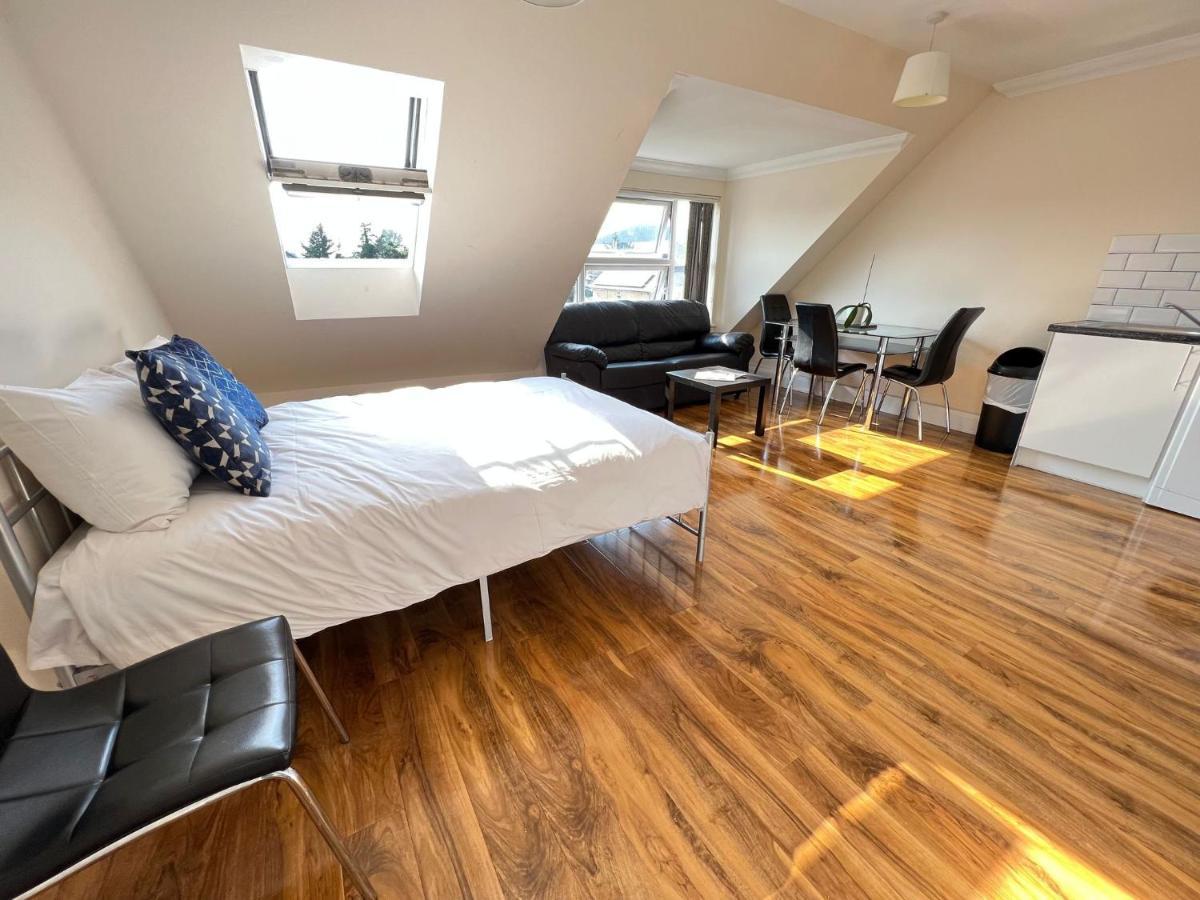 Rc Airport Rooms Stanwell Exteriör bild