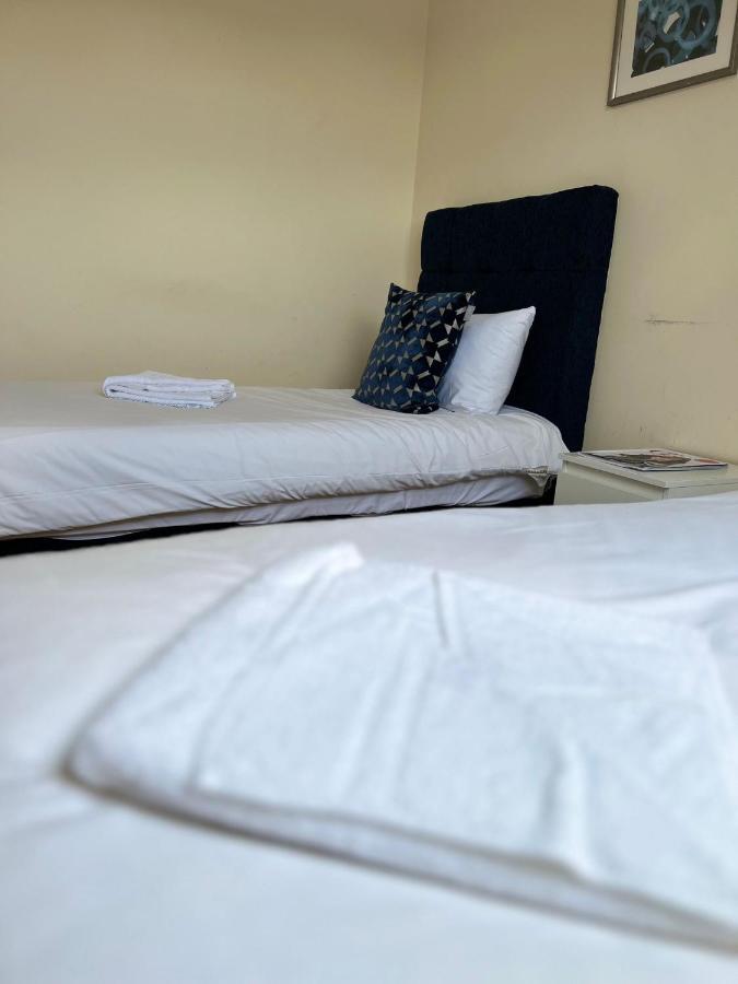 Rc Airport Rooms Stanwell Exteriör bild