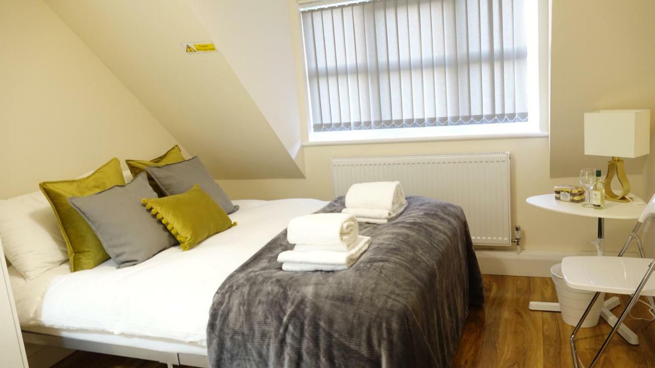 Rc Airport Rooms Stanwell Exteriör bild